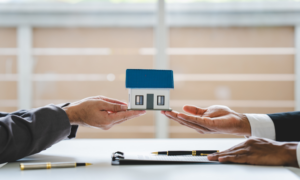 Seguros de hogar vinculados al préstamo hipotecario: Cómo cancelar la póliza del banco